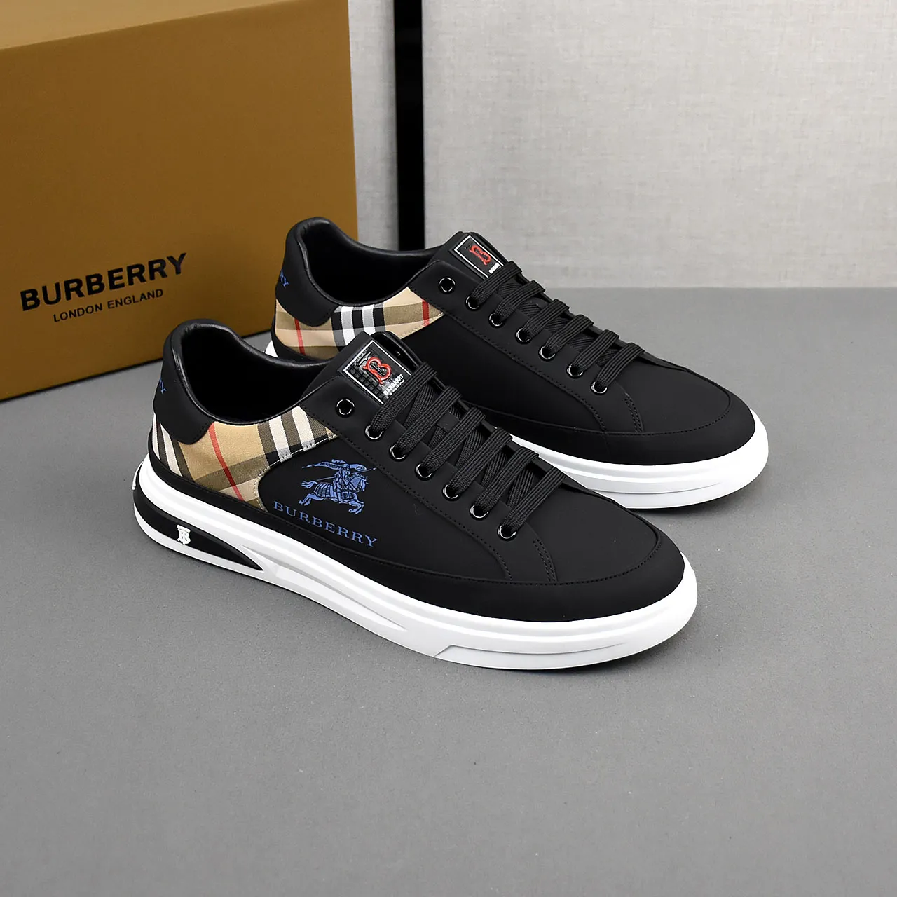 PP400⛳️⛳️⛳️Burberry [Burberry] fashionable sports and casual shoes, the upper is made of first-layer cowhide with plaid material, first-layer pigskin lining, and rubber outsole. Men's size 38-44.